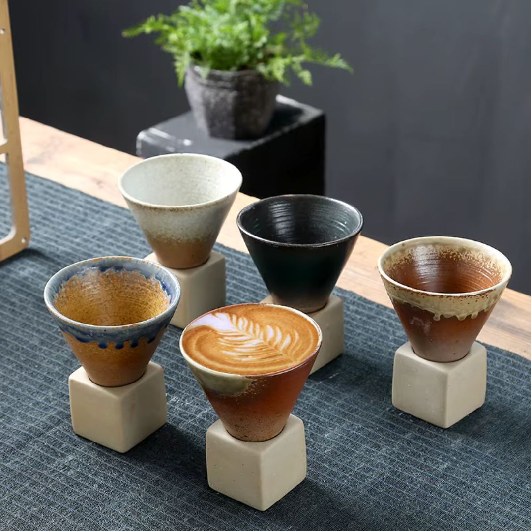 ClayMuse – Artistieke Keramische Mok met Japans Retro-Design voor een Stijlvol Moment