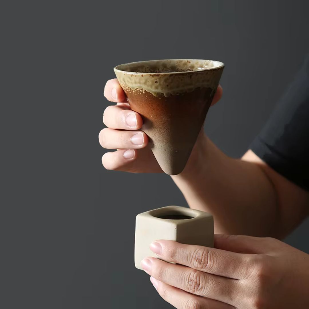 ClayMuse – Artistieke Keramische Mok met Japans Retro-Design voor een Stijlvol Moment