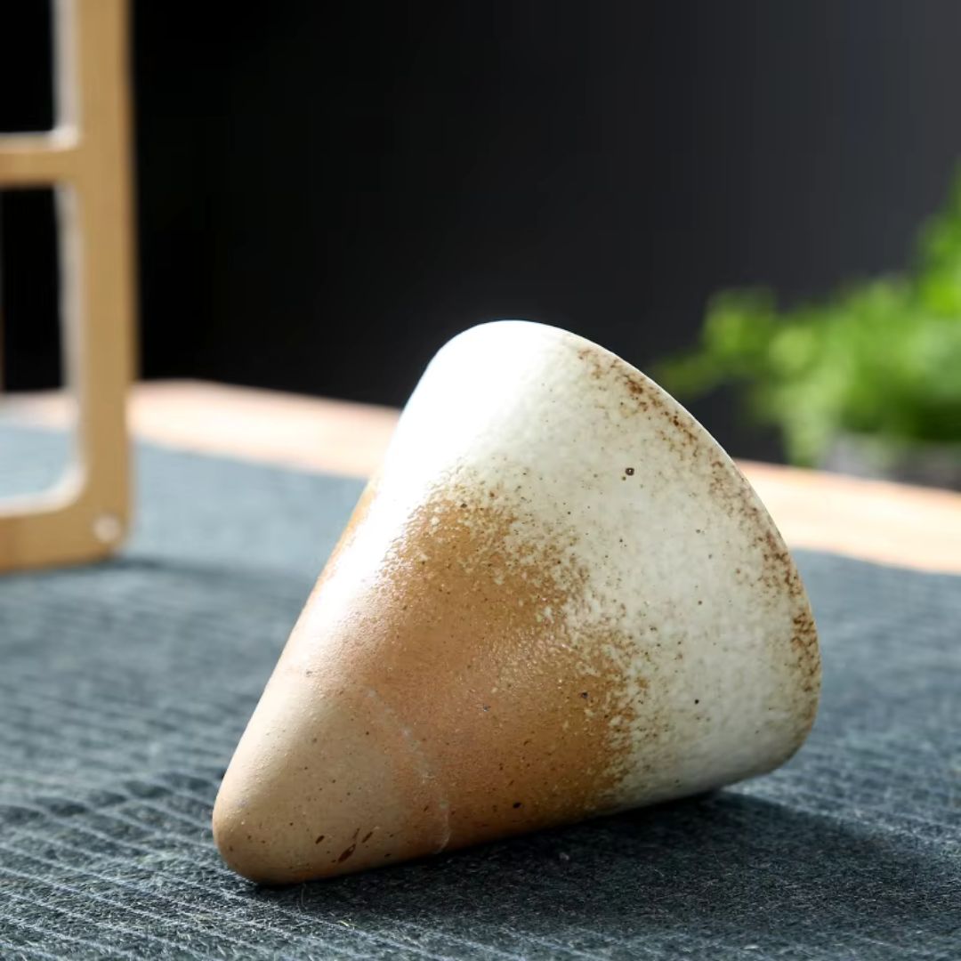 ClayMuse – Artistieke Keramische Mok met Japans Retro-Design voor een Stijlvol Moment