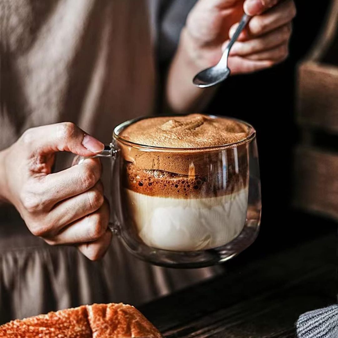 GlasséAura – Elegant Dubbelwandige Koffiemokken met Zwevend Design voor Stijlvol Genieten