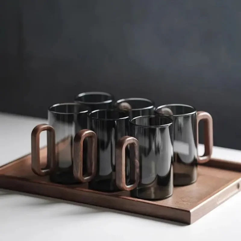 NordLoom – Ambachtelijke Luxe Mok van Glas & Walnoothout voor een Tijdloos Interieurmoment