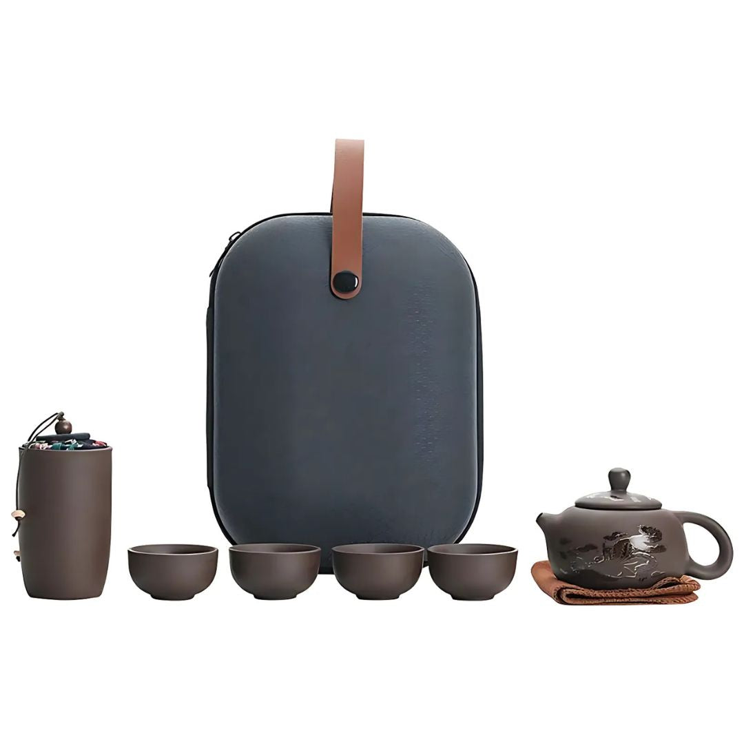 ClayVoyage – Verfijnd & Functioneel Theeservies voor Onderweg